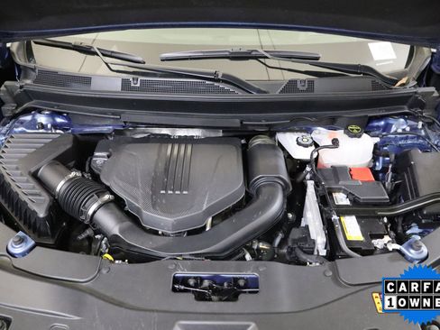 Used 2025 Chevrolet Traverse LT image 14