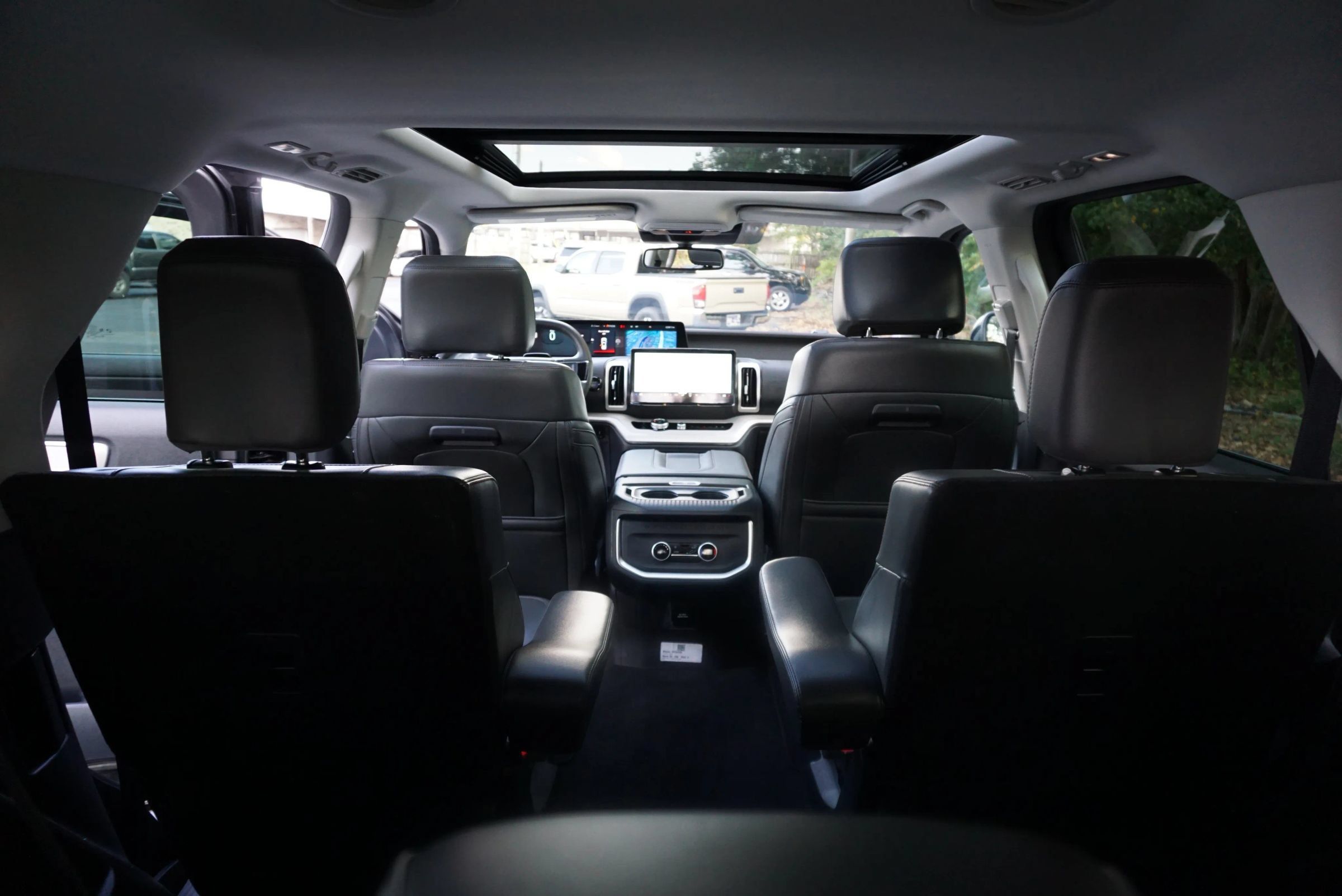 Used 2025 Ford Expedition Active RWD image 24