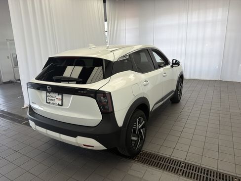 Used 2025 Nissan Kicks SV FWD image 5
