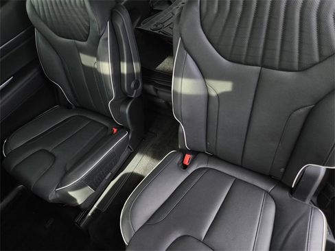 Used 2024 Hyundai Palisade Limited image 15