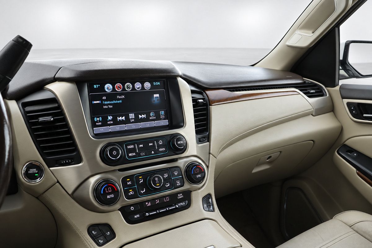 Used 2020 GMC Yukon XL Denali w/ Denali Premium Package AWD/4WD image 34