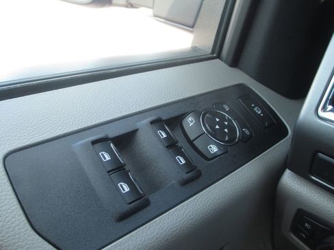 Used 2017 Ford F250 XLT w/ XLT Premium Package AWD/4WD image 25