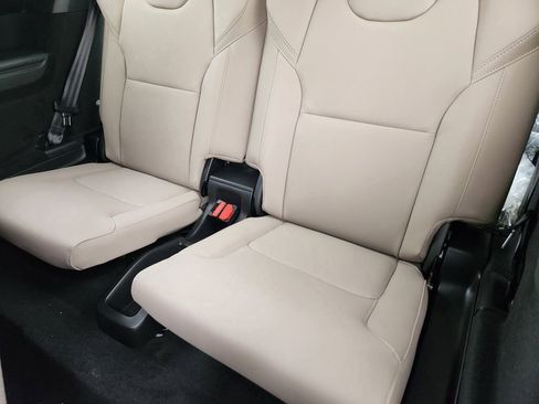 New 2026 Volvo XC90 T8 Plus w/ Protection Package Premier image 18