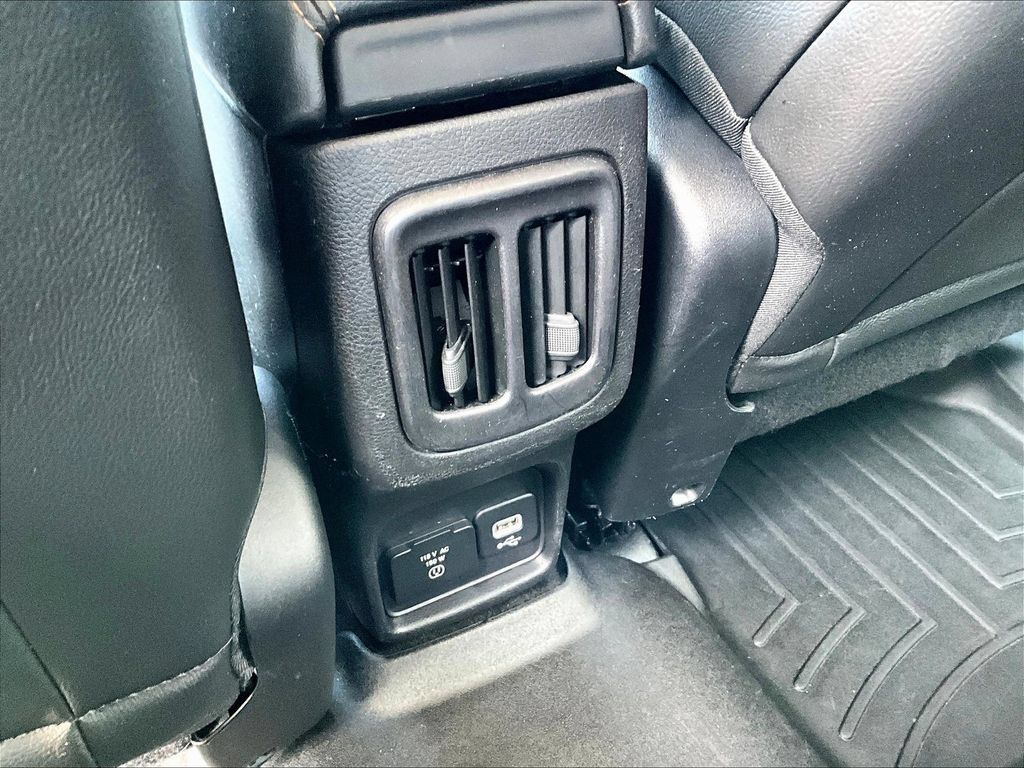 Used 2018 Jeep Compass Limited AWD/4WD image 12