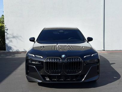 Used 2025 BMW 760i xDrive w/ Premium Package