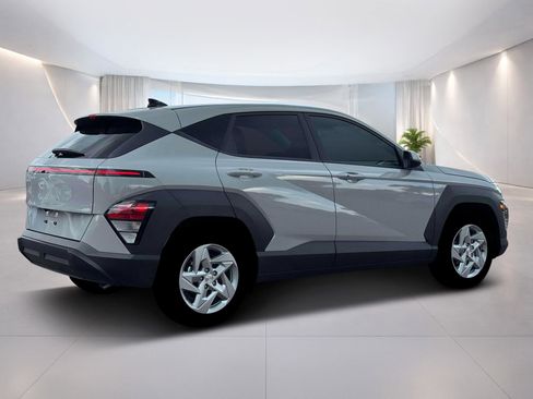 New 2026 Hyundai Kona SE image 8