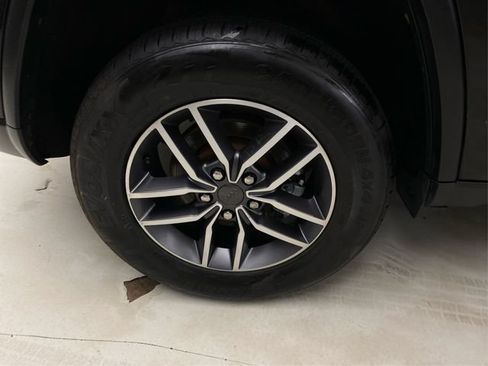 Used 2021 Jeep Grand Cherokee Limited AWD/4WD image 17