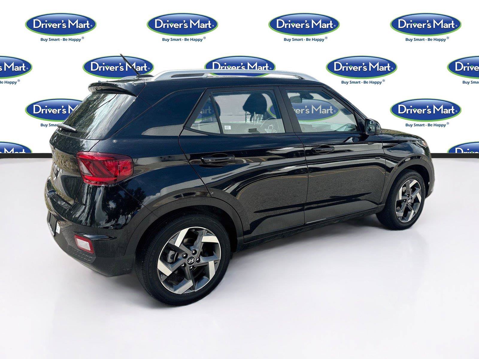 Used 2025 Hyundai Venue SEL FWD image 7