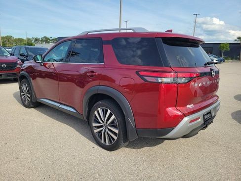 Certified 2022 Nissan Pathfinder Platinum w/ Cargo Package AWD/4WD image 3
