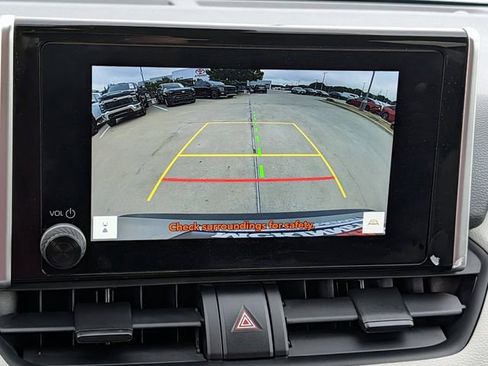 Used 2025 Toyota RAV4 XLE FWD image 18