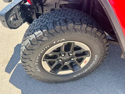 Used 2018 Jeep Wrangler Unlimited Rubicon AWD/4WD image 13