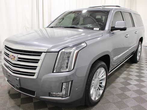 Used 2019 Cadillac Escalade ESV Platinum AWD/4WD image 35