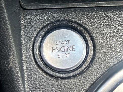 Used 2013 Volkswagen Beetle 2.0T image 27