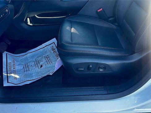 Used 2024 Chevrolet Equinox EV LT image 23