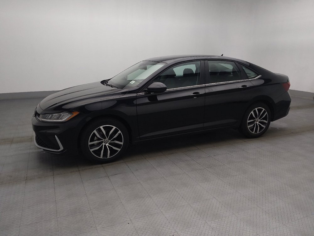 Used 2025 Volkswagen Jetta SE FWD image 2