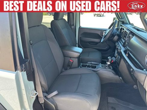 Used 2023 Jeep Wrangler Sport AWD/4WD image 32