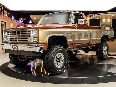 Used 1987 Chevrolet C/K Truck 2500 image 1