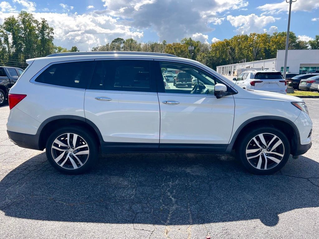 Used 2018 Honda Pilot Touring image 2