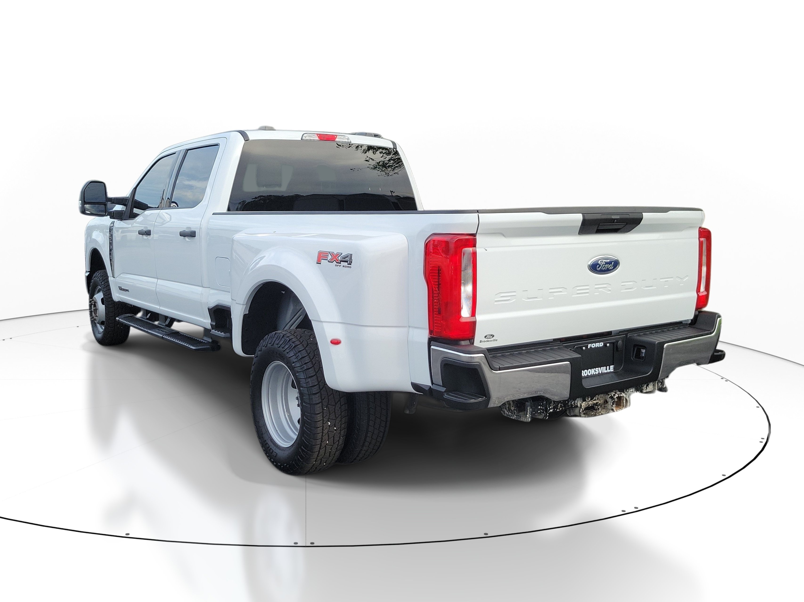 Used 2024 Ford F350 XLT w/ FX4 Off-Road Package AWD/4WD image 4