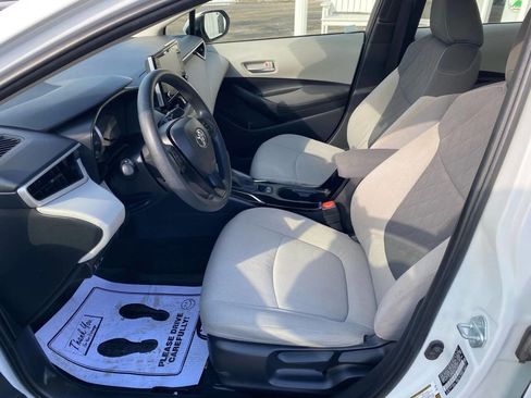 Used 2021 Toyota Corolla LE image 11
