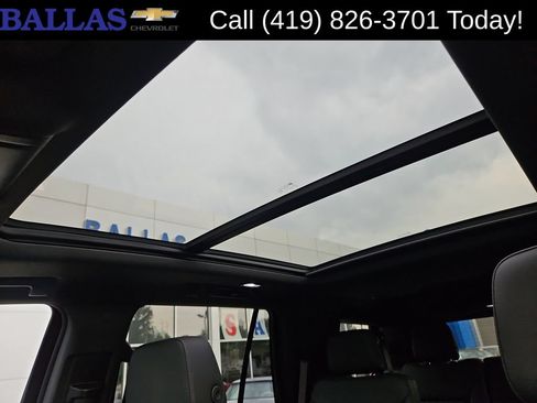Certified 2021 Chevrolet Tahoe Z71 w/ Z71 Off-Road Package AWD/4WD image 23