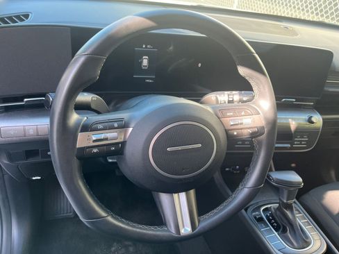 Used 2025 Hyundai Kona SEL image 28
