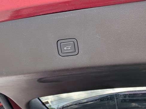 Used 2019 Chevrolet Traverse High Country AWD/4WD image 14
