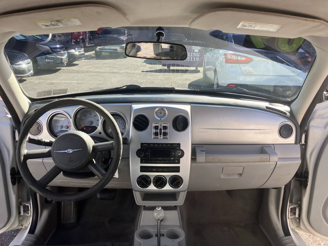Used 2009 Chrysler PT Cruiser FWD image 17