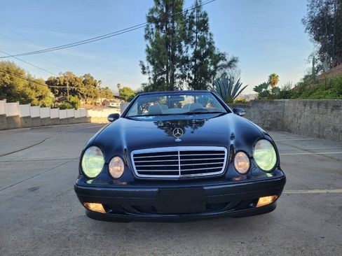 Used 2002 Mercedes-Benz CLK 320 Cabriolet image 3