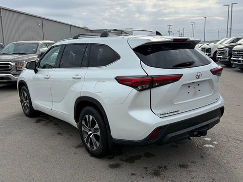 Used 2022 Toyota Highlander XLE image 21