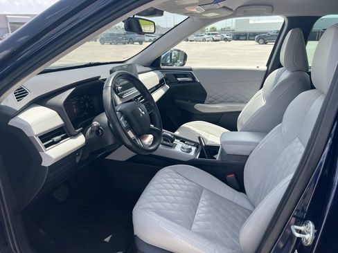 Used 2023 Mitsubishi Outlander SEL FWD image 9
