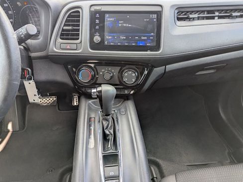 Used 2021 Honda HR-V Sport image 12
