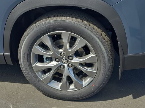 New 2025 Toyota Grand Highlander FWD image 10