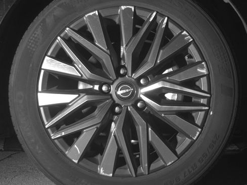 Used 2025 Nissan Altima 2.5 SV FWD image 13