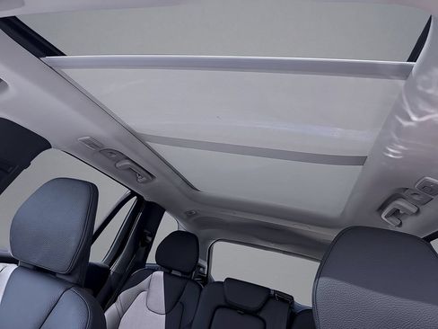 Certified 2025 Volvo XC90 B6 Plus AWD/4WD image 41