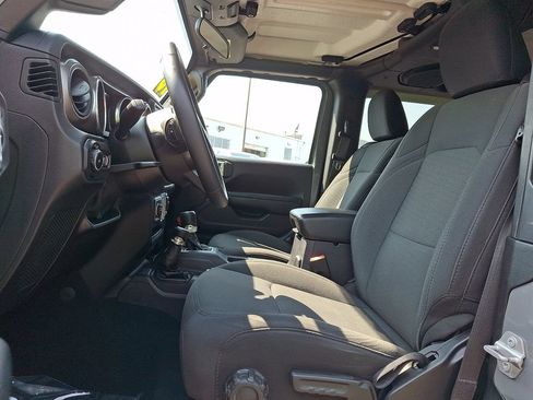 Used 2018 Jeep Wrangler Sport AWD/4WD image 13