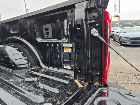 Used 2024 Ford F250 Platinum w/ Tremor Off-Road Package image 10