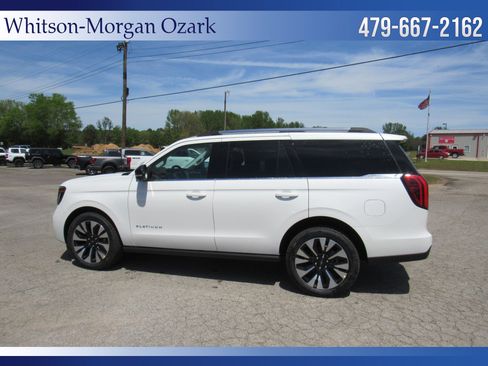 New 2026 Ford Expedition Platinum image 8