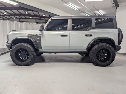 Used 2022 Ford Bronco Everglades image 24