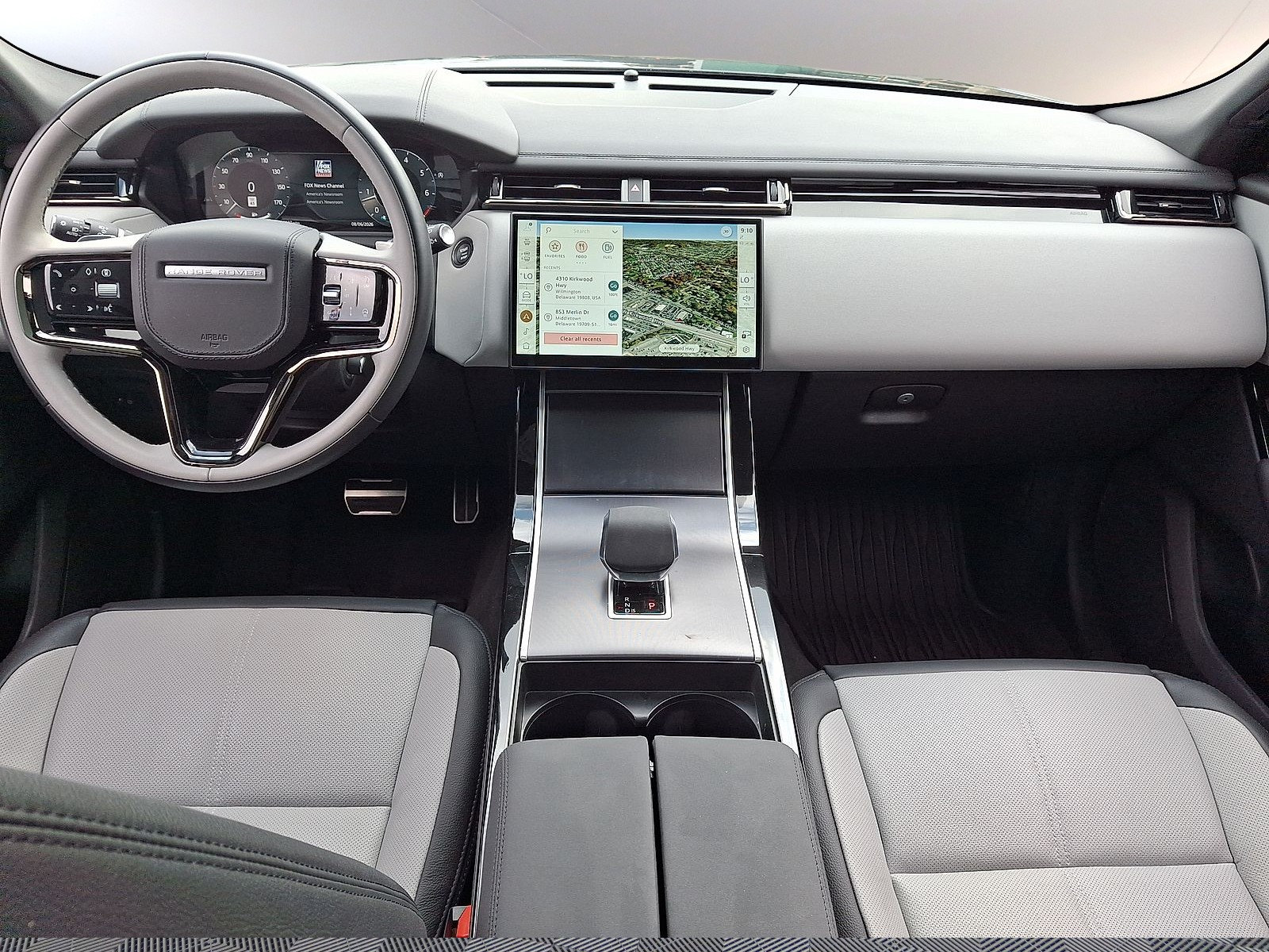 Certified 2026 Land Rover Range Rover Velar Dynamic SE AWD/4WD image 3