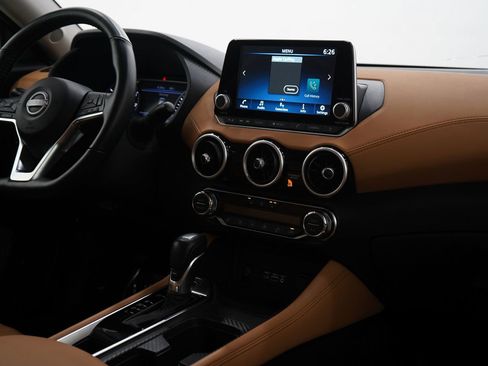 Used 2025 Nissan Sentra SV w/ SV Premium Package image 13