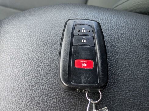 Used 2024 Toyota RAV4 XLE FWD image 26