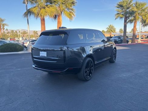 Used 2025 Land Rover Range Rover Long Wheelbase Autobiography image 5