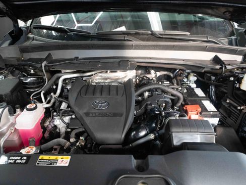 Used 2024 Toyota Grand Highlander XLE image 32