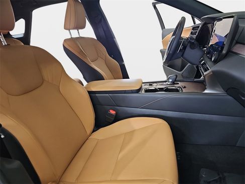 Certified 2025 Lexus RX 350h w/ Convenience Package image 10