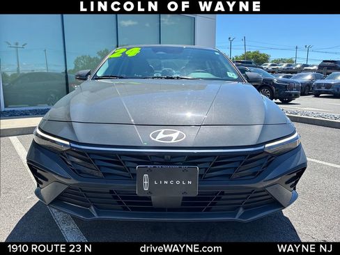 Used 2024 Hyundai Elantra Limited FWD image 9