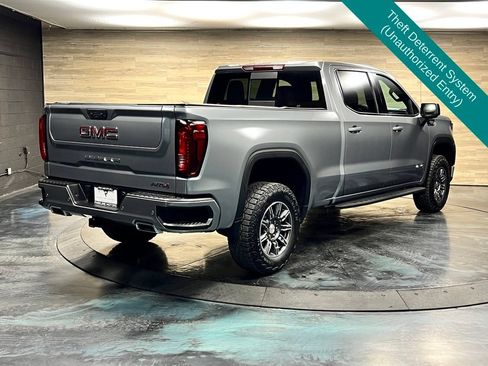 Used 2024 GMC Sierra 1500 AT4 w/ AT4 Premium Package AWD/4WD image 17