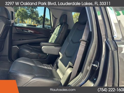 Used 2015 Cadillac Escalade Premium image 28