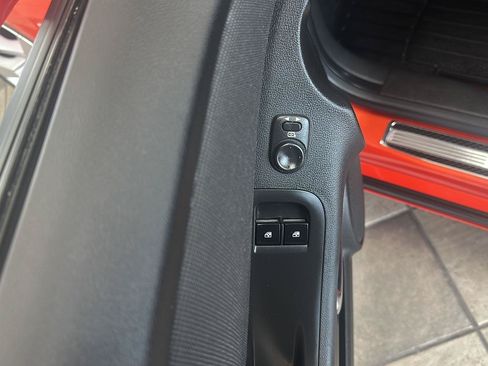 Used 2011 Chevrolet Camaro SS RWD image 10