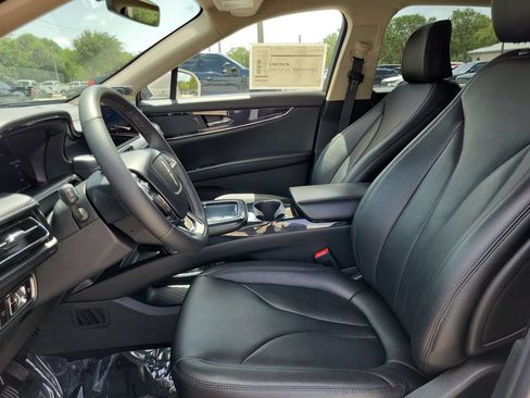 Certified 2023 Lincoln Nautilus FWD image 12